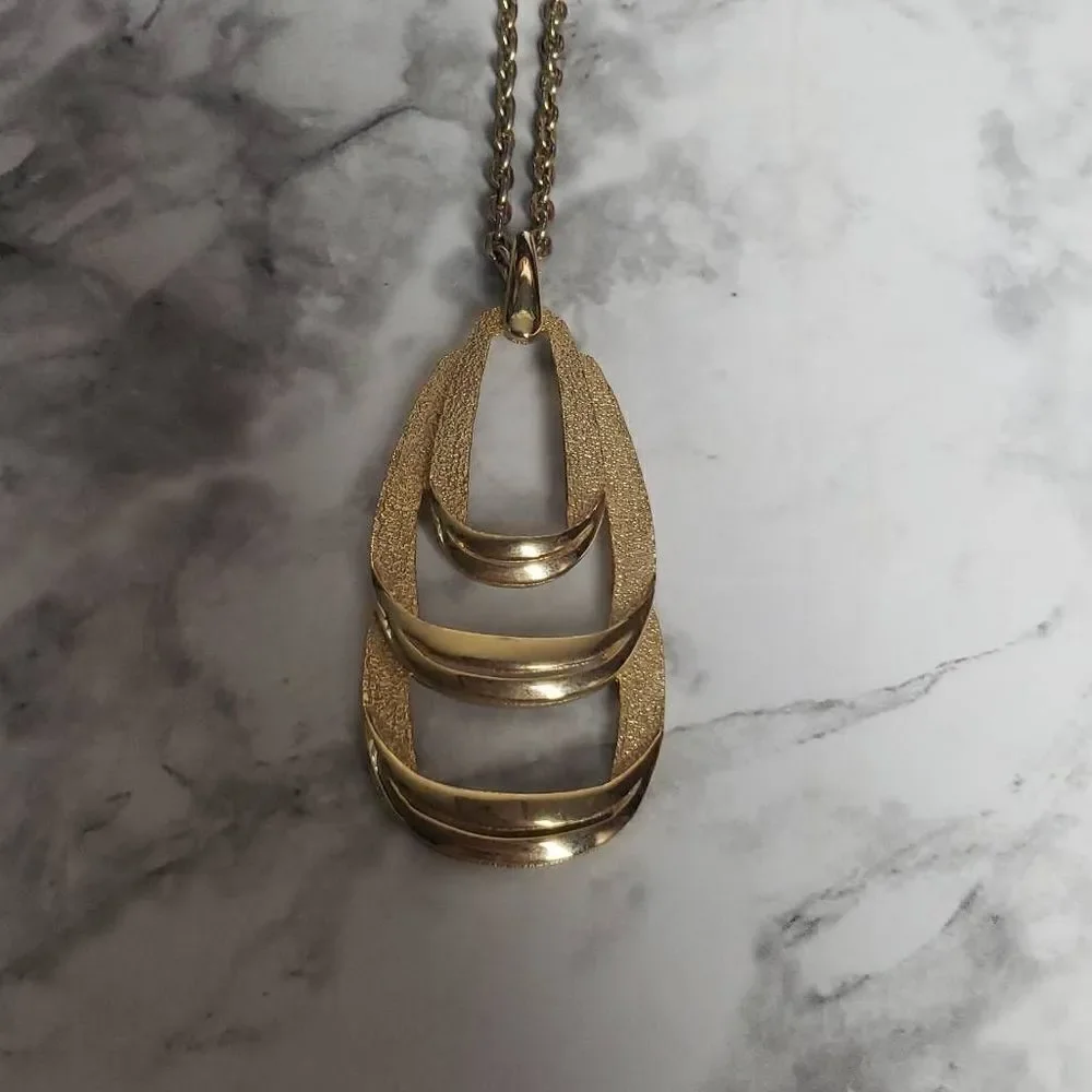 Vintage Gold Tone‎ Brushed Smooth Textures Pendant Necklace